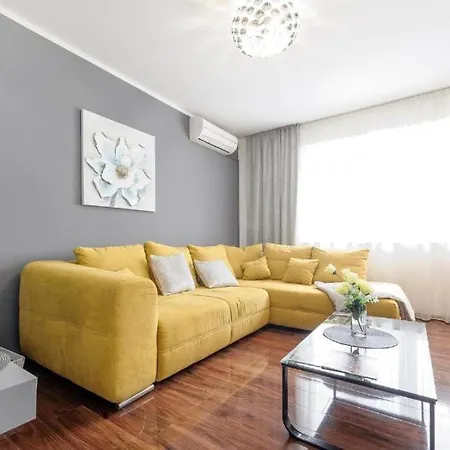 شقة Rossa City Deluxe Apartman