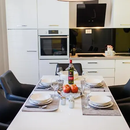 شقة Rossa City Deluxe Apartman شيبينيك