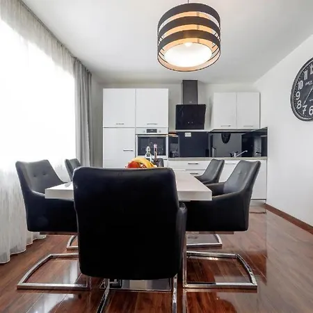 شقة Rossa City Deluxe Apartman