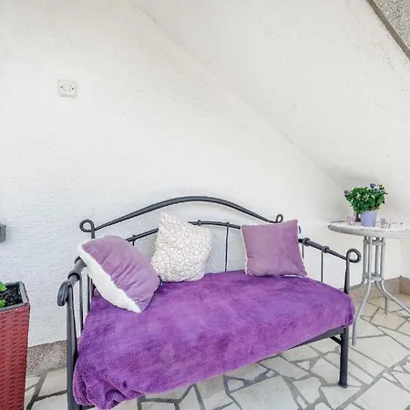 Rossa City Deluxe Apartman شقة شيبينيك