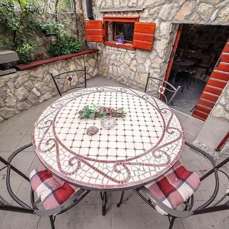 Rossa City Deluxe Apartman شيبينيك